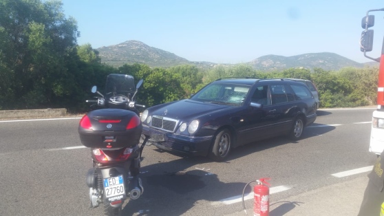 La moto de Clooney tras el accidente (Foto: Giovanna Sanna/La Nuova Sardegna)