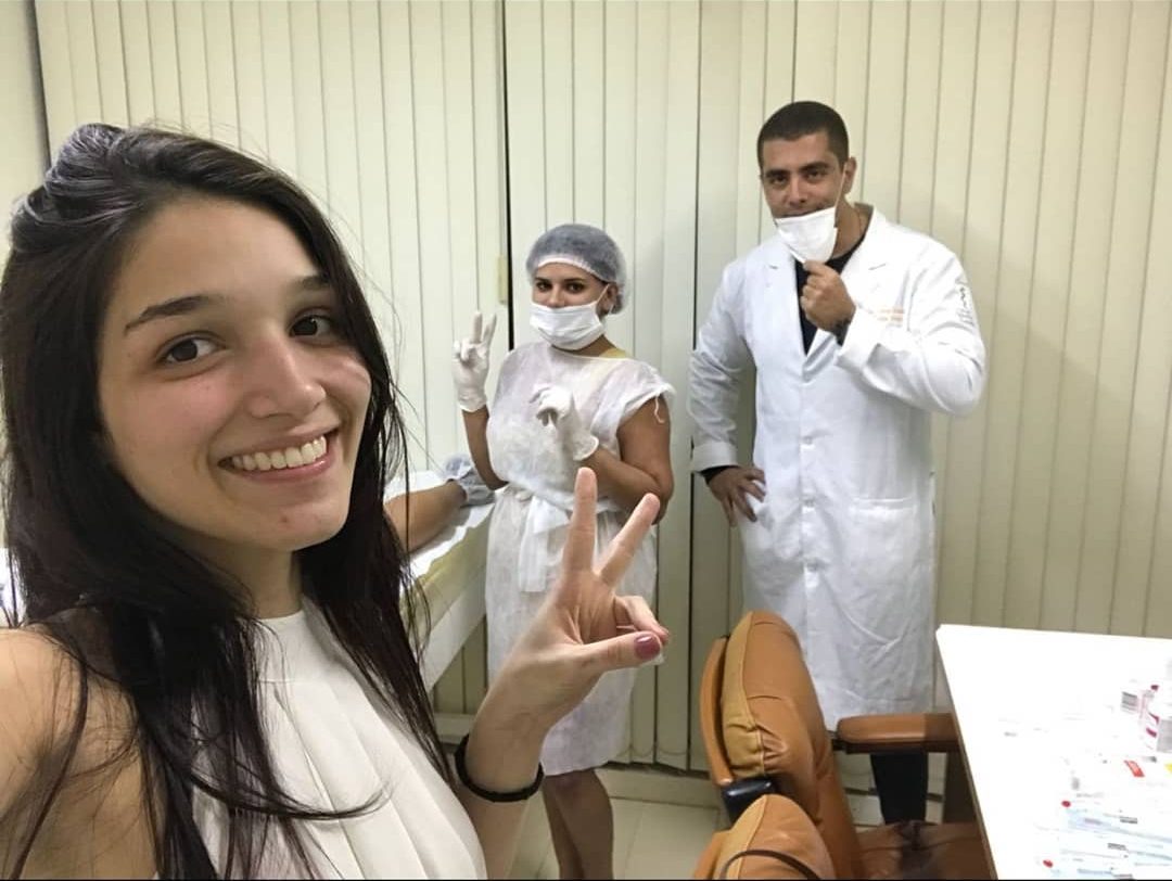 El médico brasileño publicaba fotos de sus operaciones en Instagram.