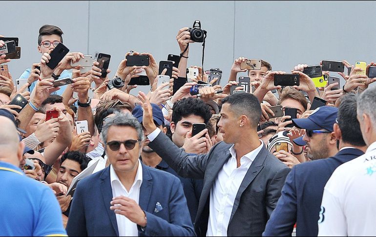 Ronaldo acude a exámenes médicos antes de firmar con el Juventus