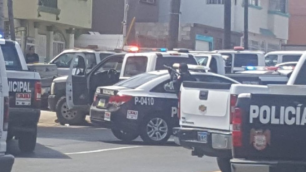VIDEO | Sujeto desata balacera y toma varios rehenes en Tijuana