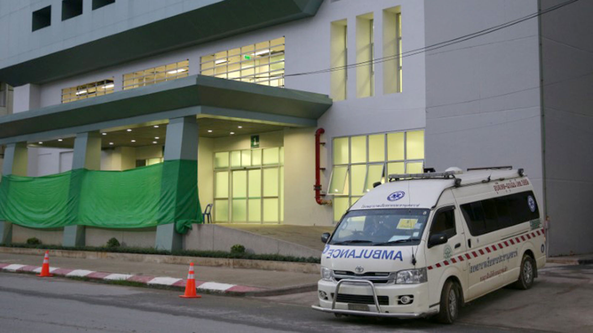 El hospital en el que están internados los niños rescatados (REUTERS/Athit Perawongmetha)