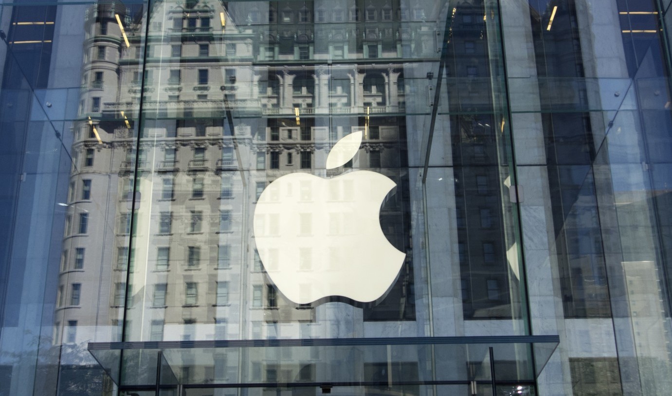 Apple ganó un 5,9% en Wall Street y su valor de mercado se acerca al billón de dólares