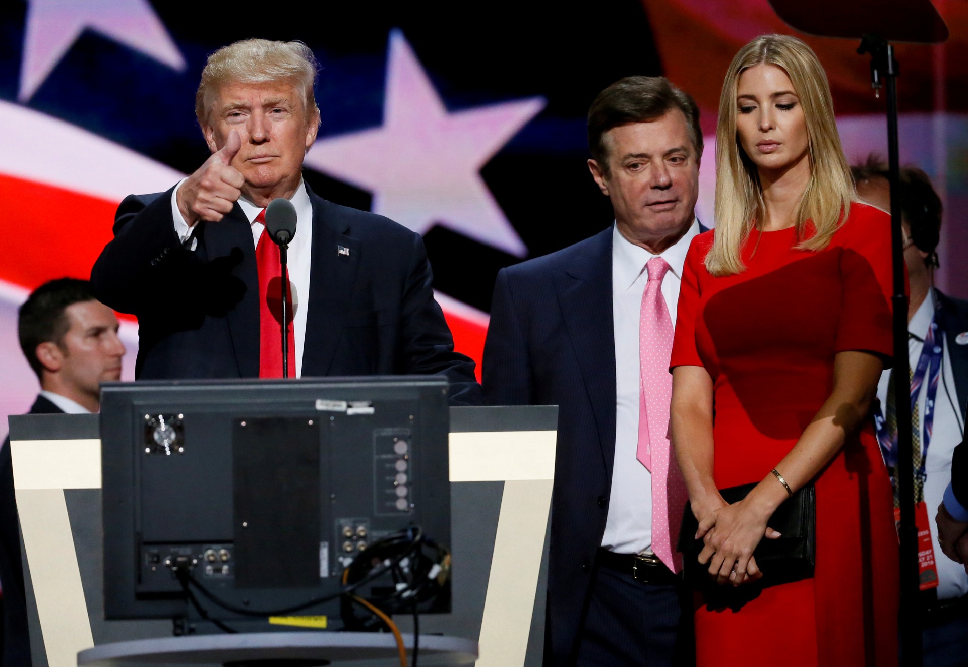 Paul Manafort junto a Donald Trump e Ivanka Trump en la Convención Nacional Republicana en Cleveland el 21 de julio de 2016 (REUTERS/Rick Wilking/File Photo)