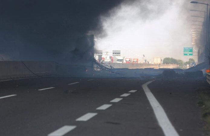Un muerto y y más de 60 heridos en la explosión de un camión en Italia