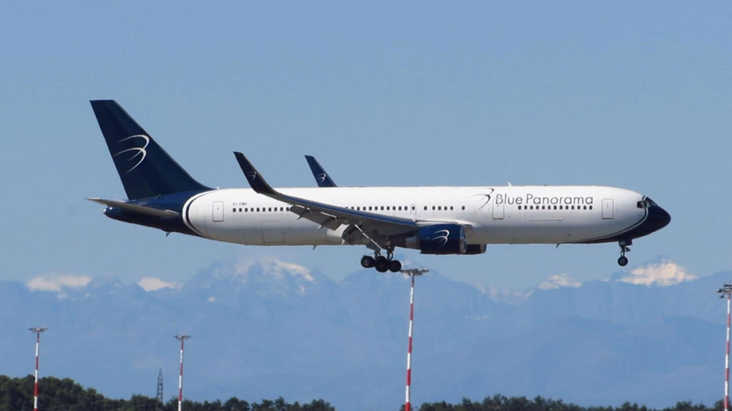 Un avión aterrizó de emergencia en España por una mula a la que le explotaron las cápsulas de cocaína que se había tragado |