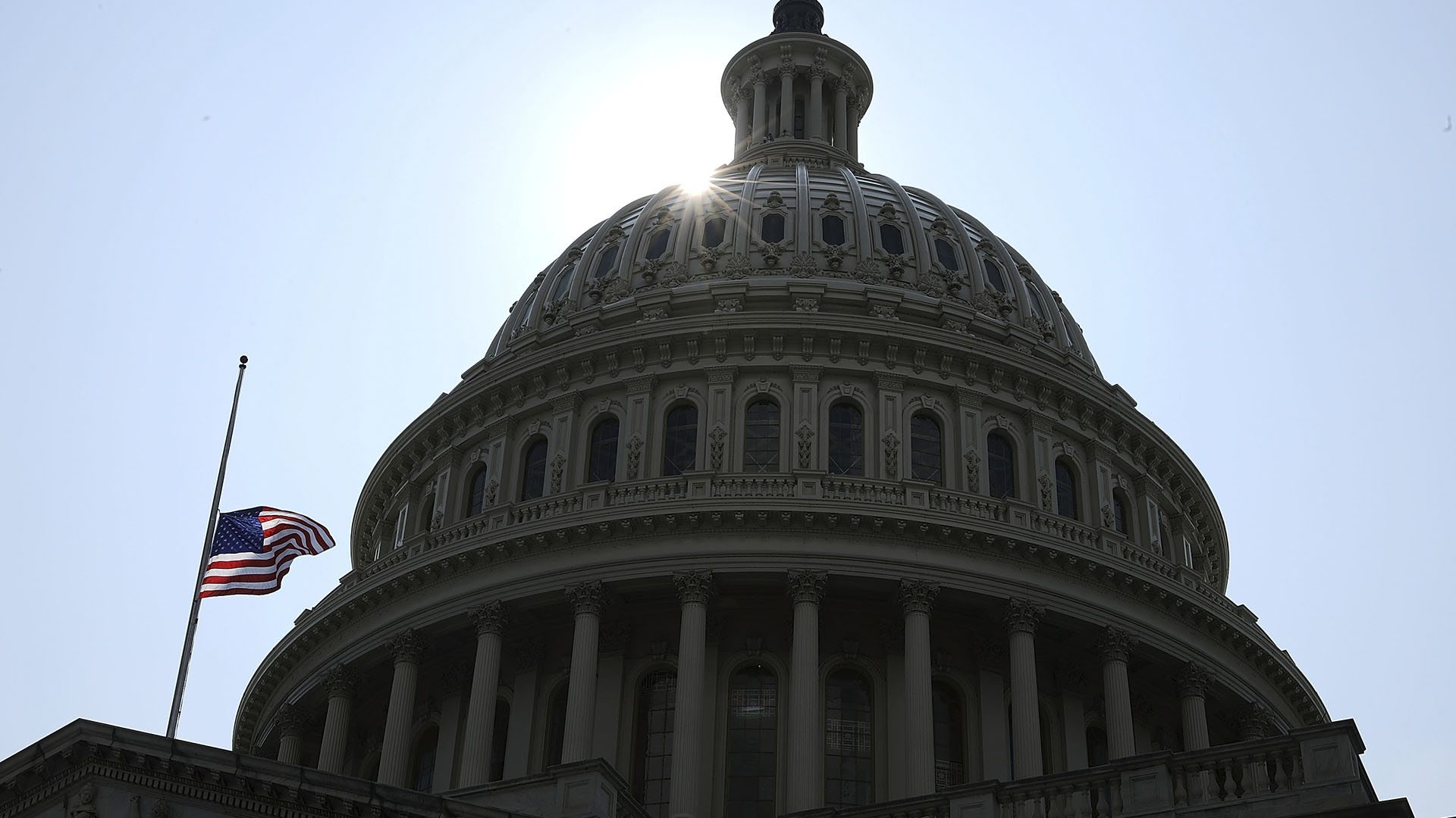 El féretro de McCain será exhibido el viernes en el Capitolio (AFP)