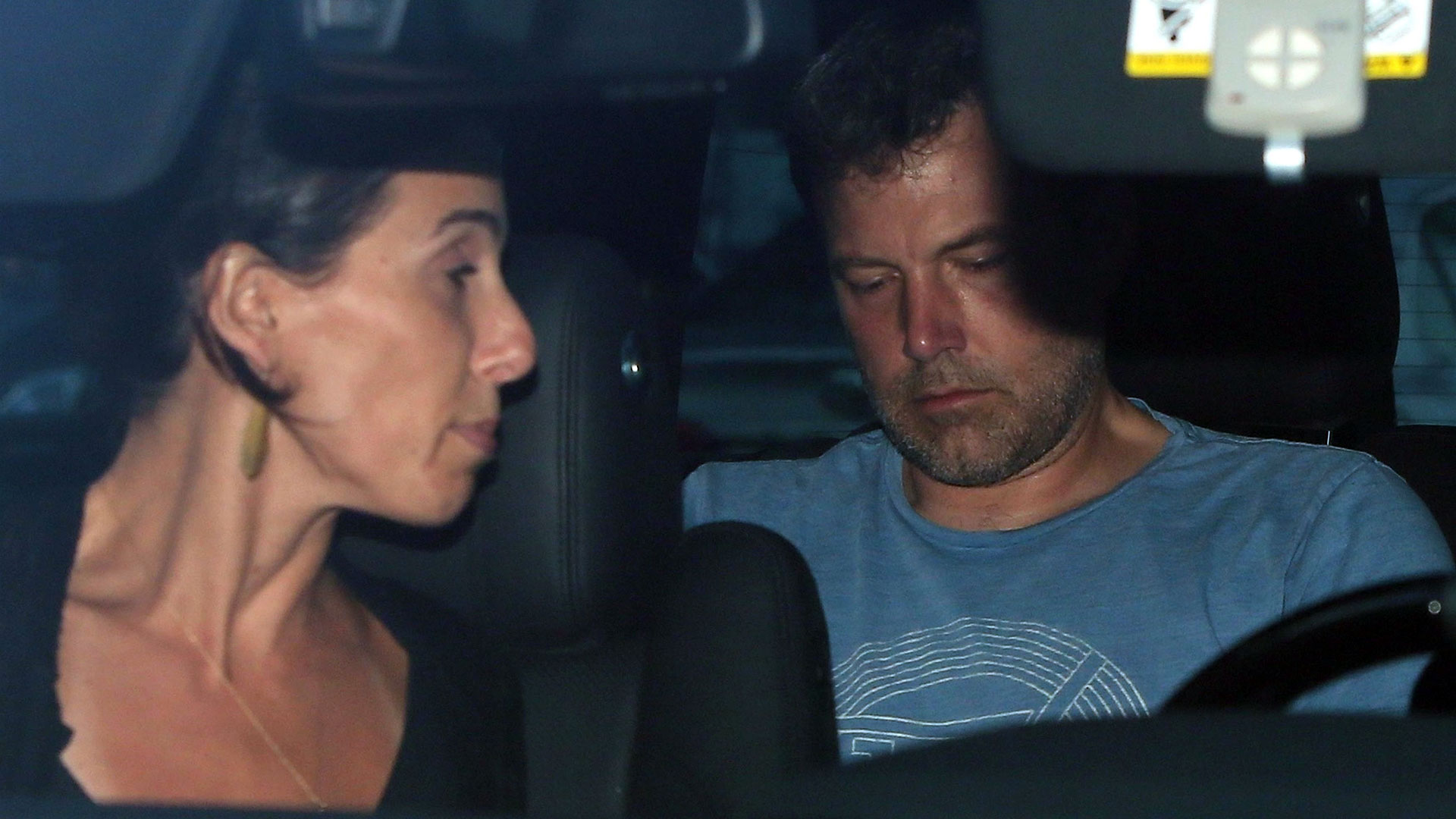 Ben Affleck lució conmovido en camino al centro de rehabilitación (Grosby)