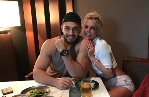 El sensual baile de Britney Spears a su novio