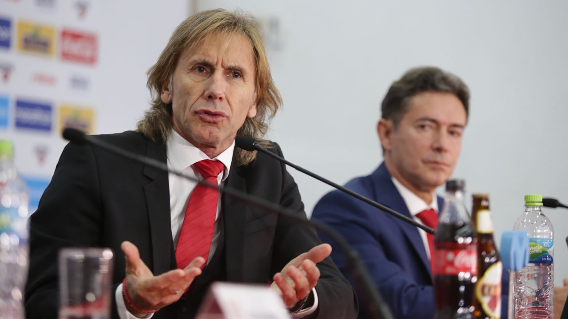 Ricardo Gareca fue presentado este miércoles