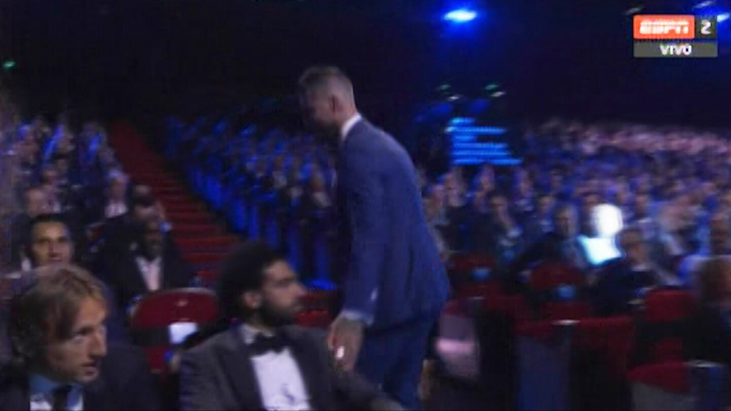 La reacción de Mohamed Salah cuando Sergio Ramos fue elegido como el mejor defensor de la UEFA |