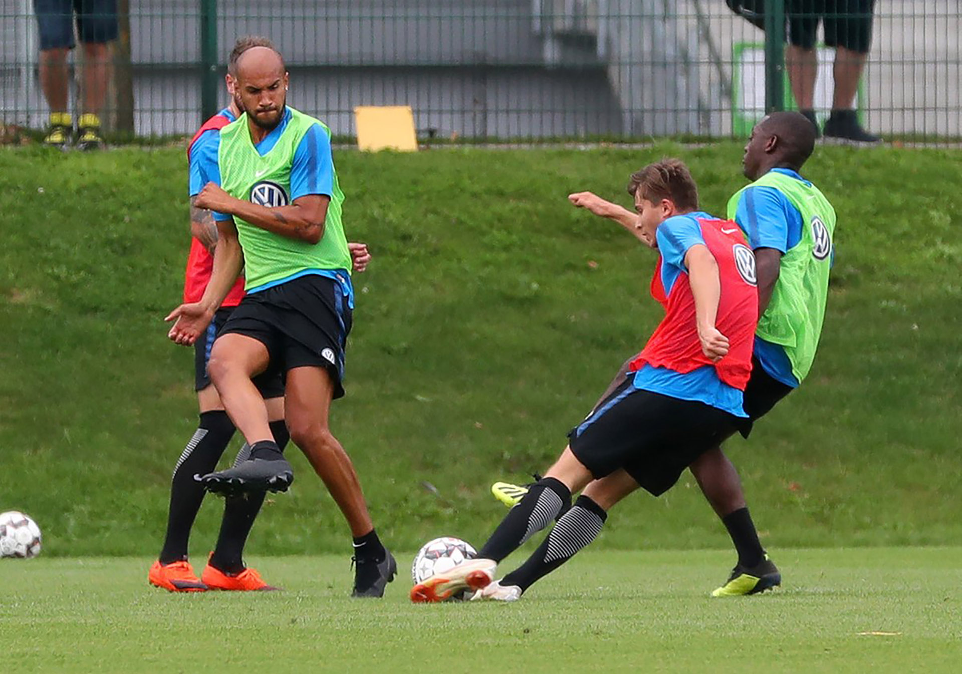 Los entrenamientos del Wolfsburgo (@VfLWolfsburg_ES)