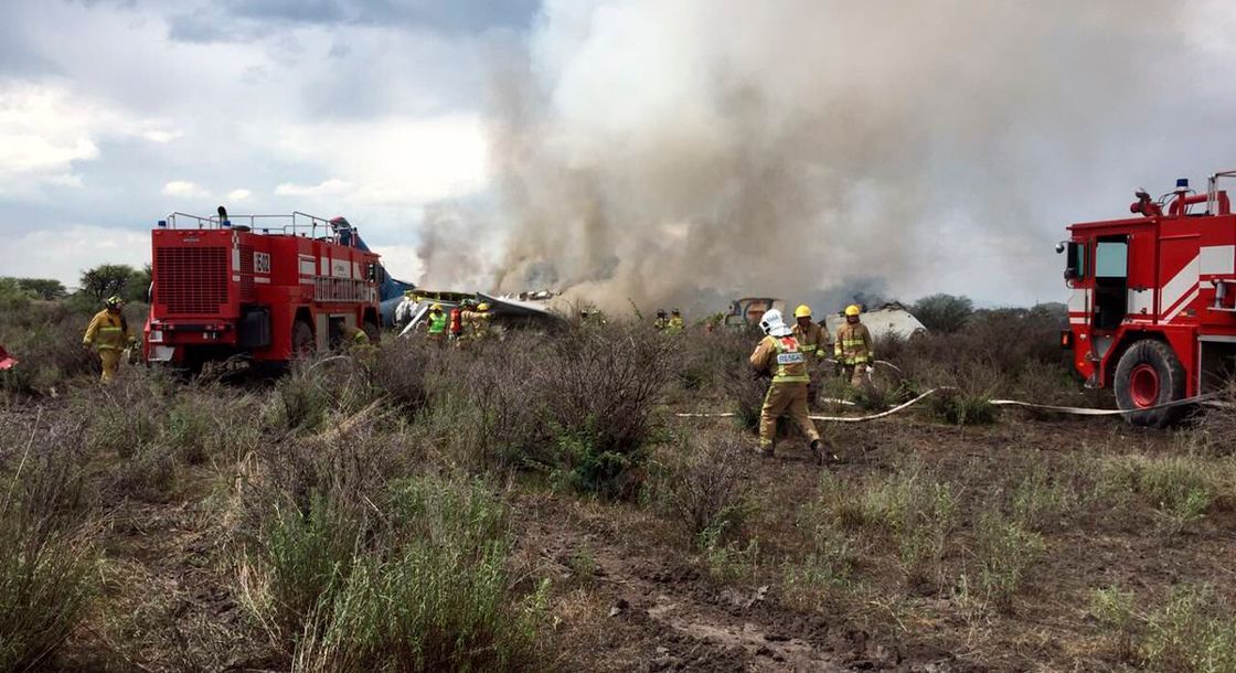 Localizan cajas negras de avión de Aeroméxico