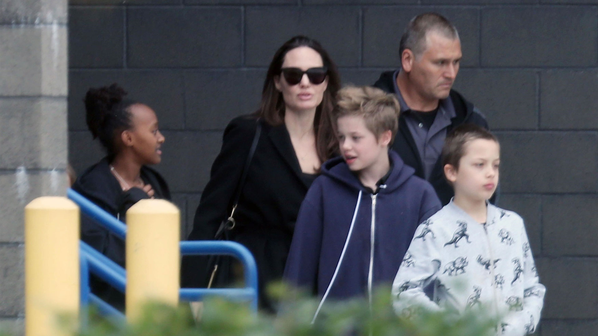 Angelina Jolie, en llamas: el juez le da más visitas a Brad Pitt con sus hijos