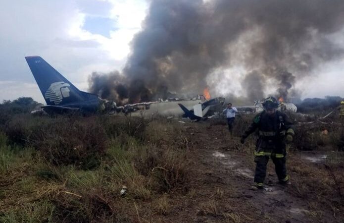 Pasajero graba los momentos de pánico dentro del avión en Durango
