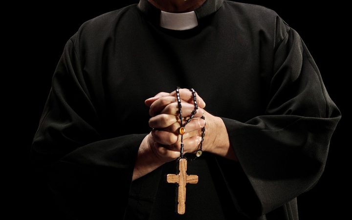 Reporte detalla décadas de abuso sexual por parte de sacerdotes en Pensilvania