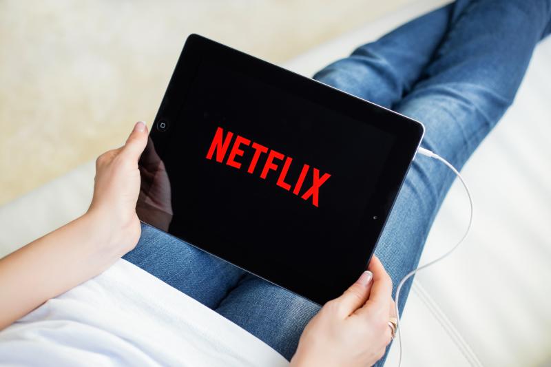 NETFLIX comienza a MOSTRAR PUBLICIDAD