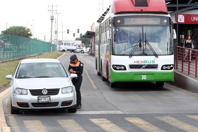 15 mil infracciones y CONTANDO por invadir carril del Mexibús