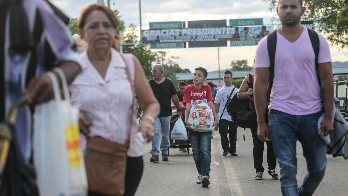 Las autoridades en Perú decidieron cerrar la frontera a los migrantes venezolanos sin pasaporte |