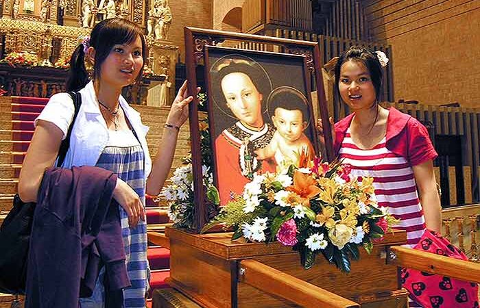 Vaticano firma con China acuerdo histórico sobre nombramiento de Obispos