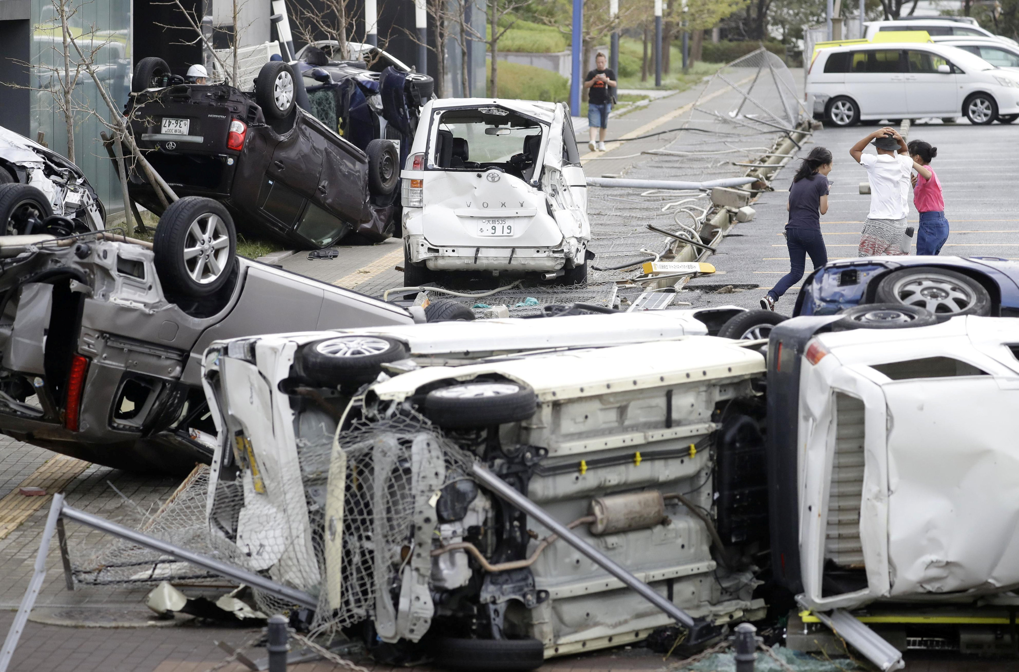 Esas de devastación en la ciudad de Osaka. (AFP)