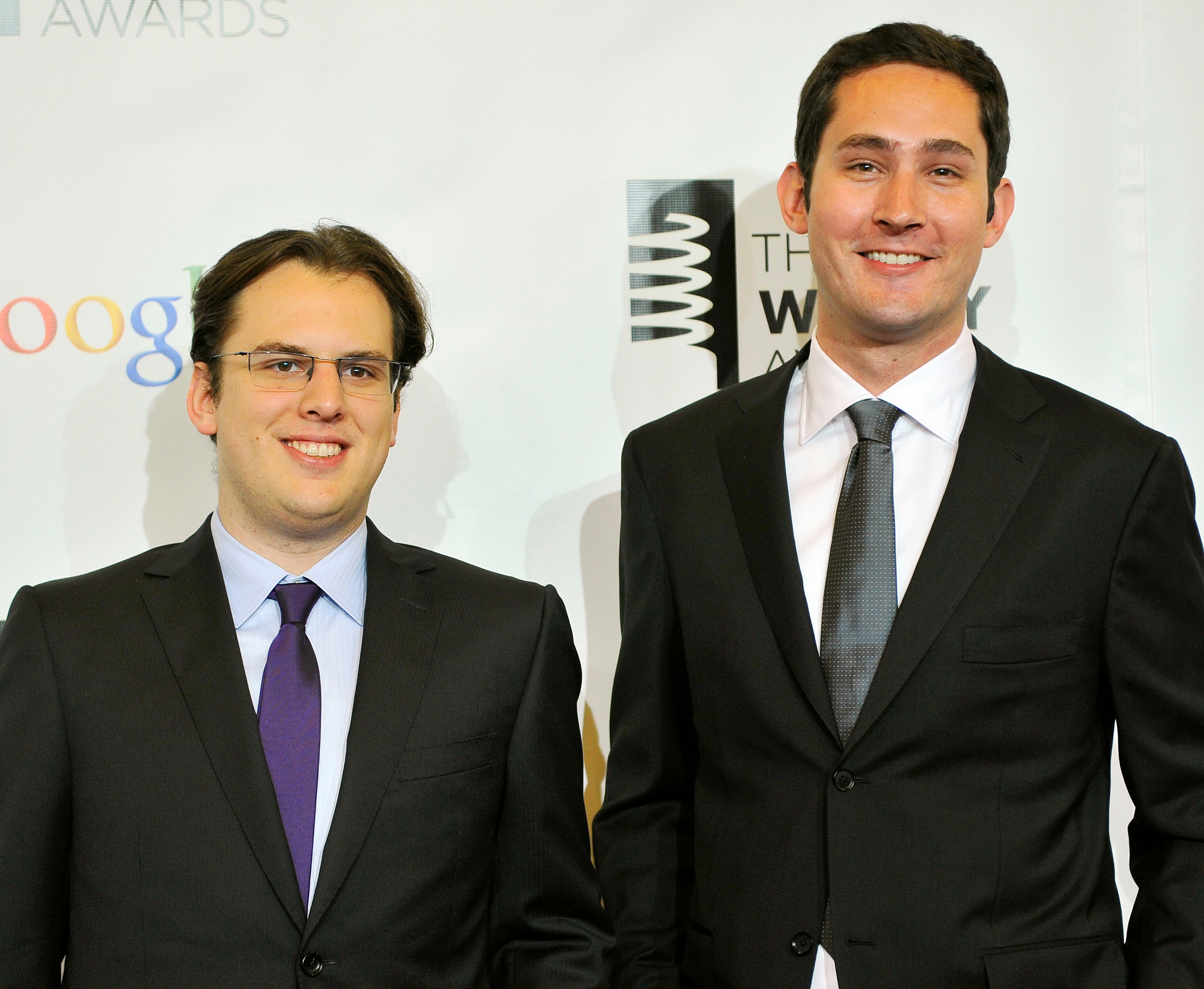 Los cofundadores de Instagram Mike Kriege y Kevin Systrom durante un evento en Nueva York en 2012 (REUTERS/Stephen Chernin/archivo)