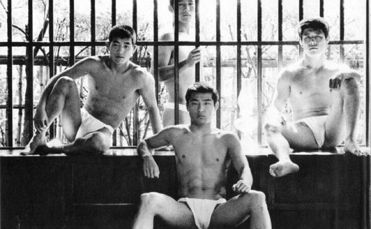 Por estas fotos los expulsaron de su hogar. Las imágenes más impactantes de los hombres de Japón