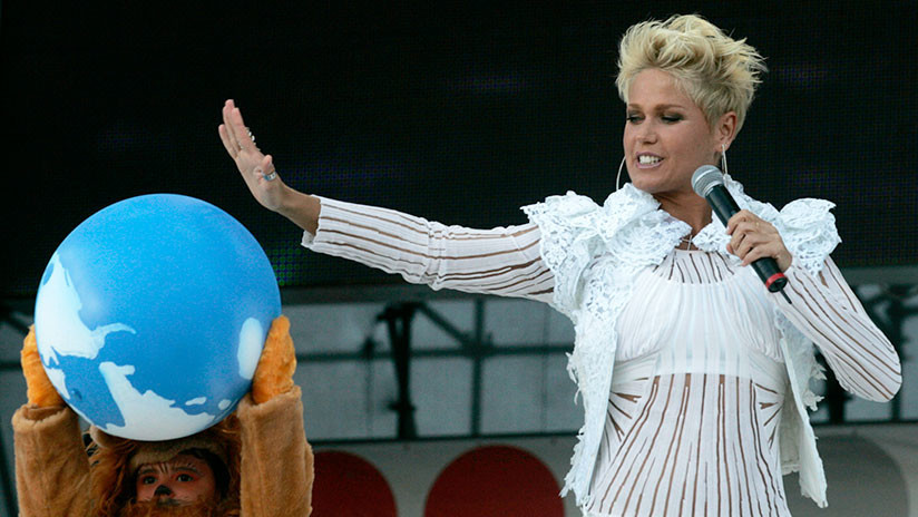 Un fan de la artista brasileña Xuxa muere nada más verla en persona (como predijo en Facebook)