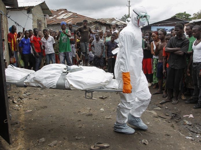 El ébola deja a cientos de niños huérfanos y perturbados
