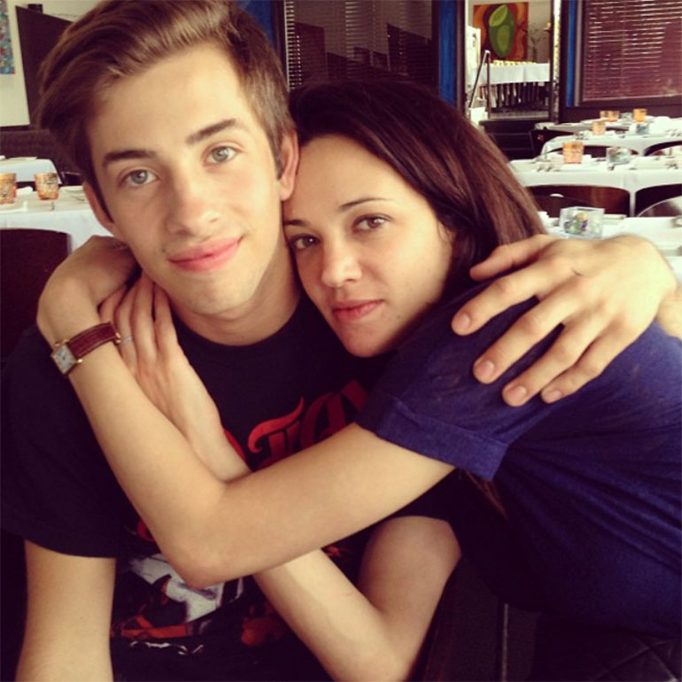 Asia Argento y Jimmy Bennett