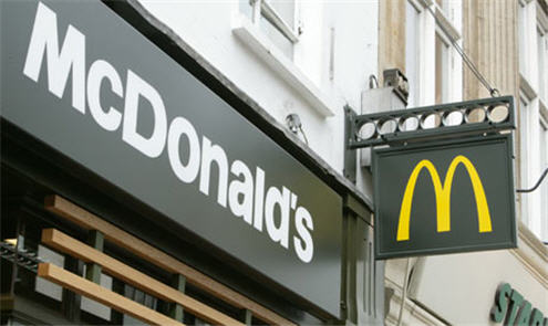 McDonald’s cambia su tradicional logo de color rojo por uno verde