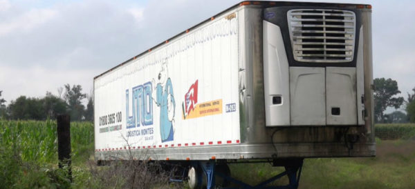 Deambula tráiler con decenas de cuerpos en Jalisco