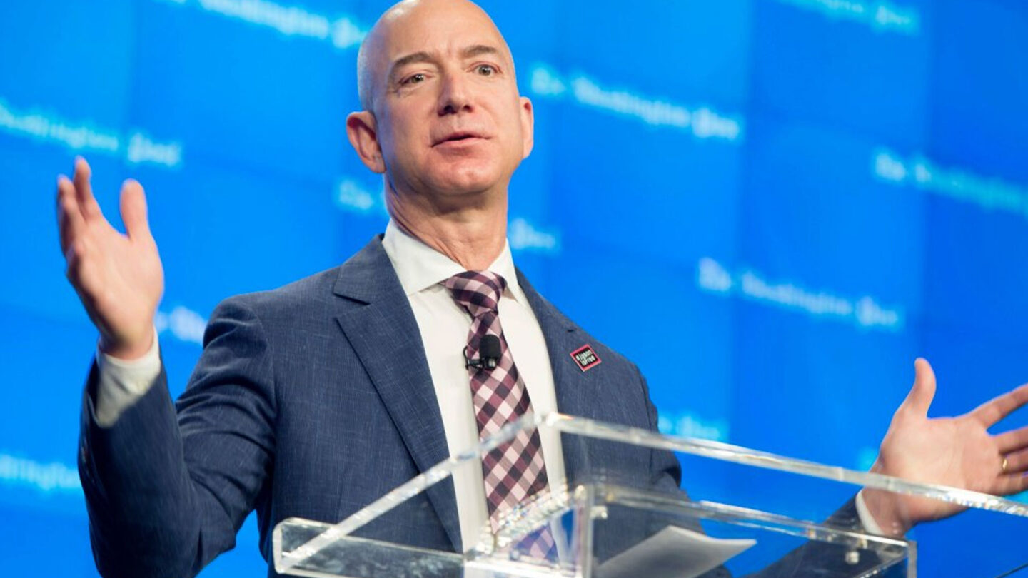 Jeff Bezos donará 2000 millones de dólares de su inmensa fortuna para educar a niños pobres |