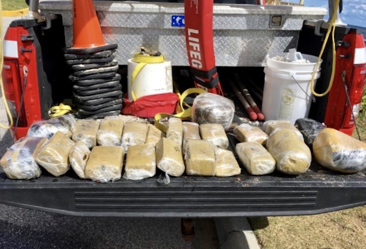 El huracán Florence arrastró un paquete con 23 ladrillos de marihuana a una playa de la Florida