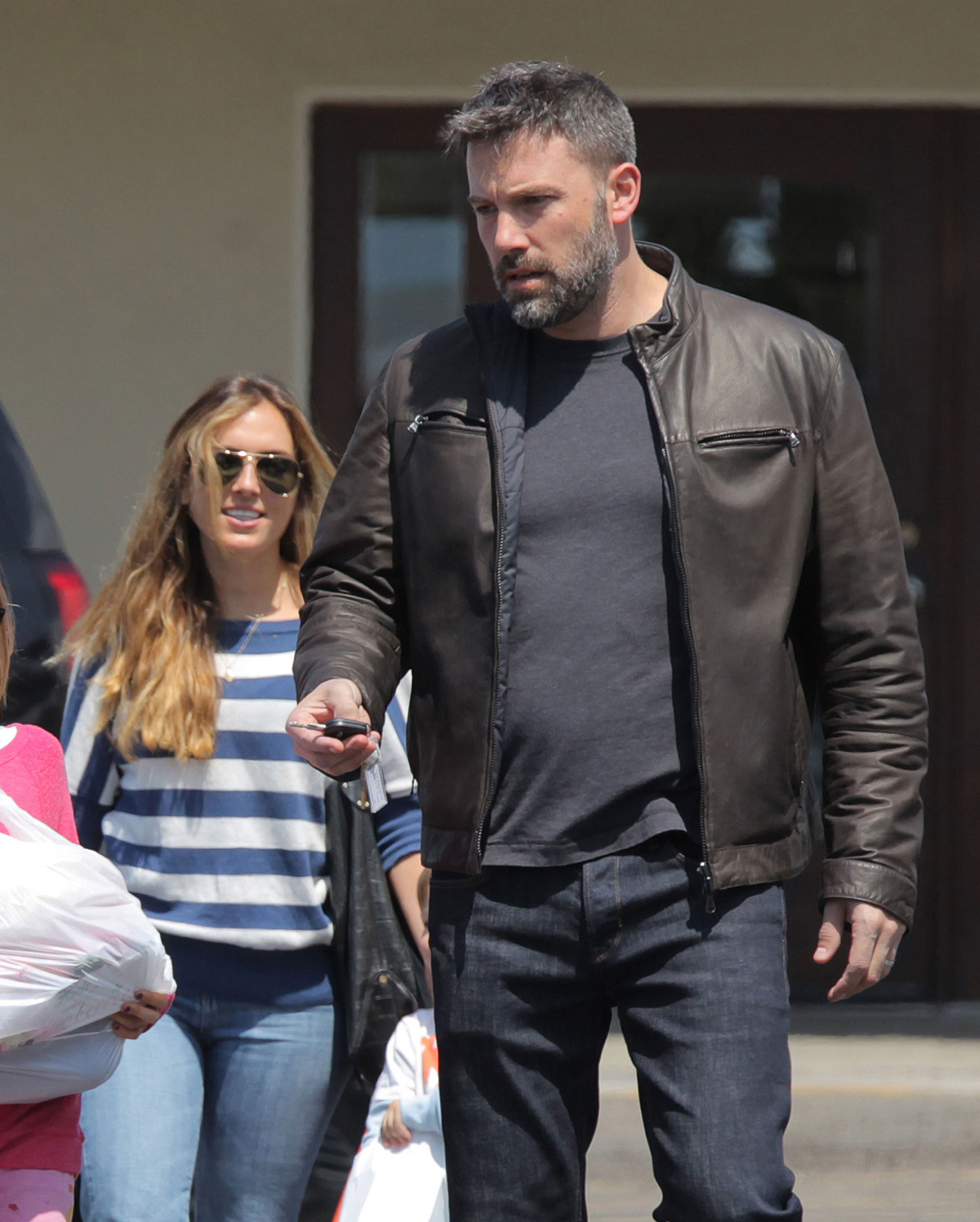 Ben Affleck con Christine Ouzounian, quien cuidaba a sus tres hijos (Grosby Group)