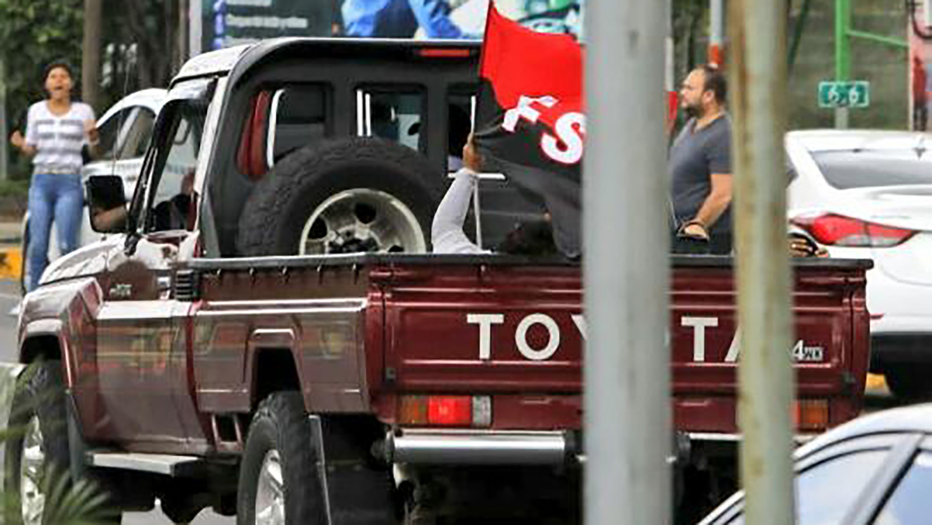 Los paramilitares sandinistas se movilizaron en camionetas