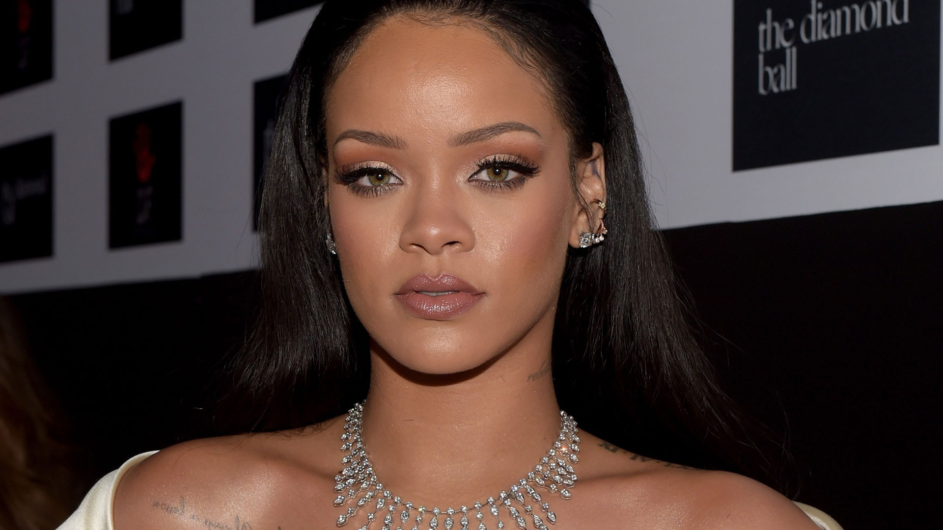 Ladrones ingresaron en la mansión de Rihanna en Hollywood Hills