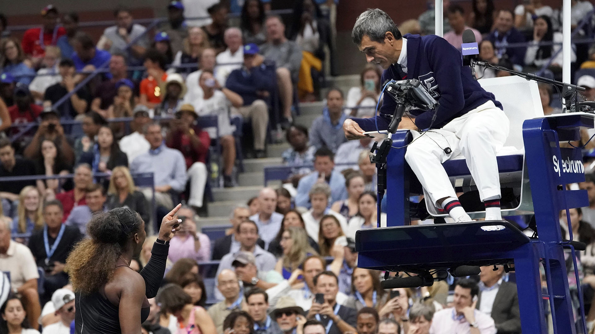 Carlos Ramos fue el árbitro que confrontó con Serena Wiliams en la final del US Open (Reuters)