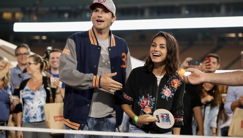 Mila Kunis le pidió a Ashton Kutcher que se callara y, por esta razón, él estuvo de acuerdo