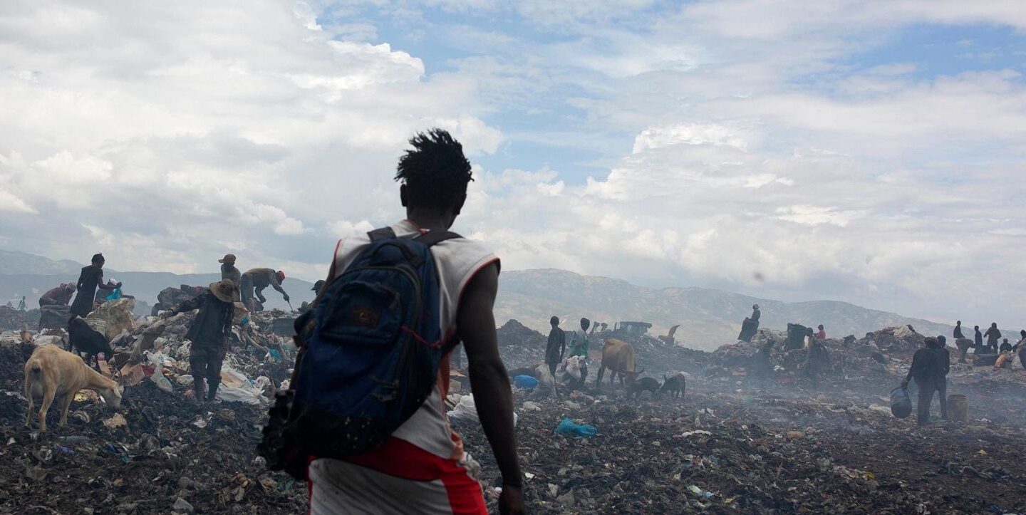Es un infierno en la Tierra uno de los basureros más grandes del mundo |