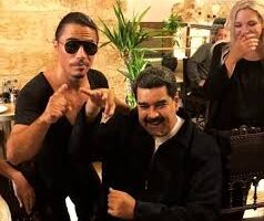 Critican a Nicolas Maduro por ir a cenar a Estambul con el Cheff  “Salt Bae”