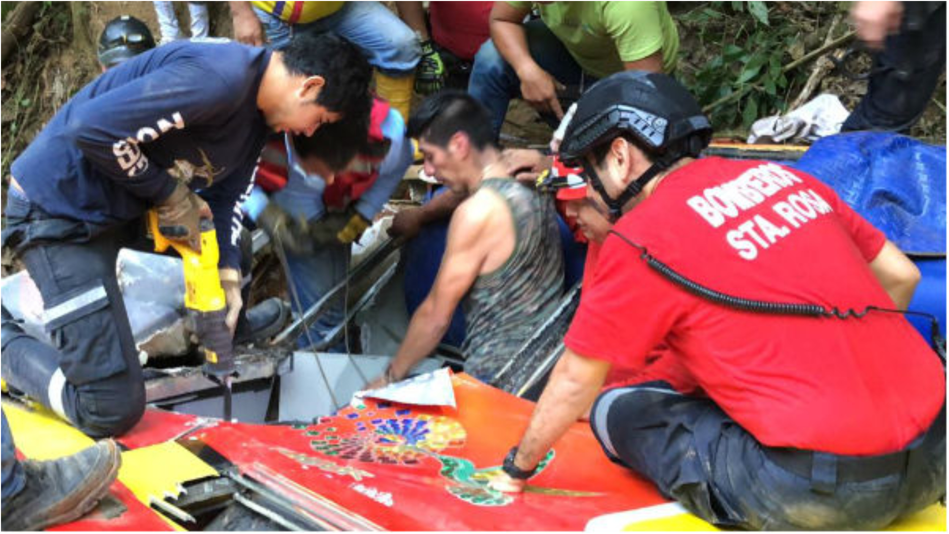 Doce muertos y 27 heridos en el séptimo accidente de autobús en Ecuador en 37 días