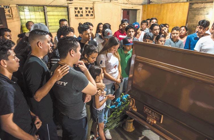 Funerales del adolescente Matt Romero, asesinado ayer por la Policía Nacional (Foto: gentileza Diario Hoy)