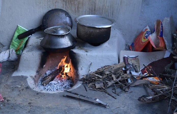 Riesgo de cáncer por inhalar humo de leña en zonas rurales