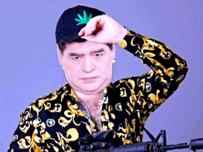 Memes Dorados con Maradona