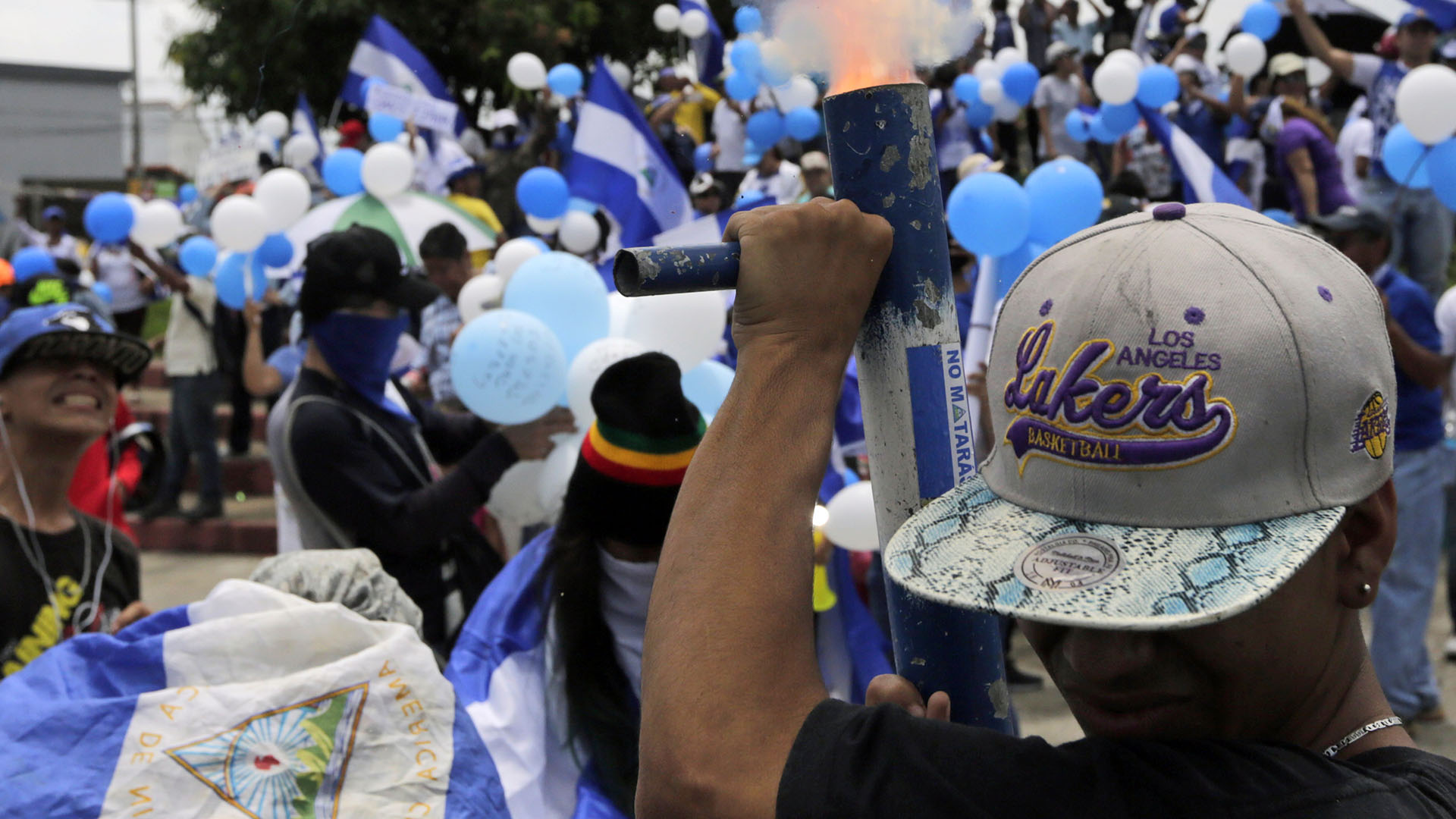 La marcha fue convocada por familiares de los presos políticos (AFP)