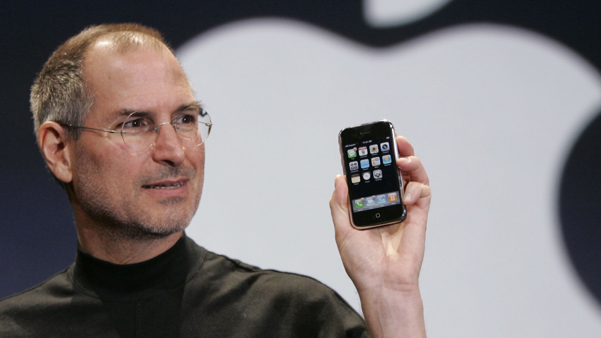 Steve Jobs en el lanzamiento del primer iPhone del mundo en 2007