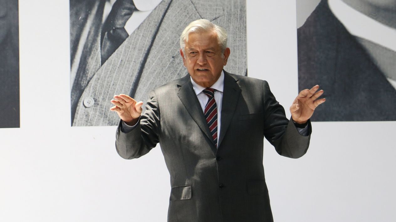 Exagerado despedir a periodista por poner foto de mi hijo: AMLO