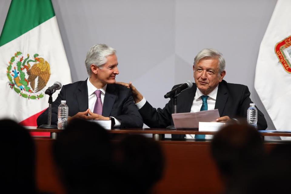 Alfredo Del Mazo y Andrés Manuel López Obrador acordaron terminar el tren México-Toluca