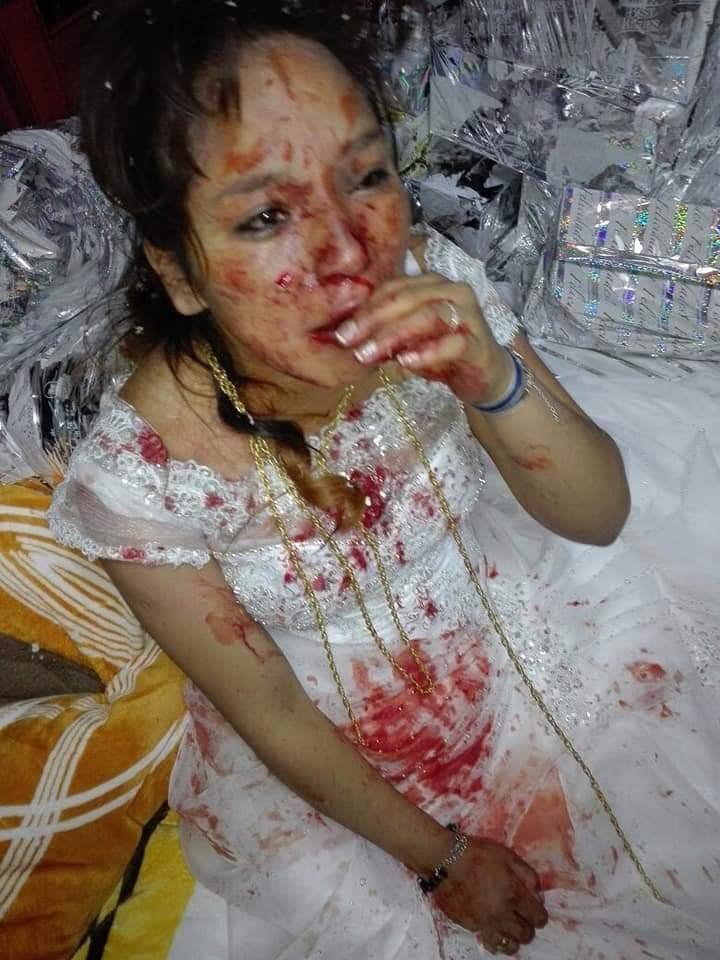 Golpeo a su esposa el día de su Boda y tiño de sangre su vestido