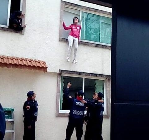 Policías de la CDMX evitaron intento de suicidio en domicilio de Álvaro Obregón